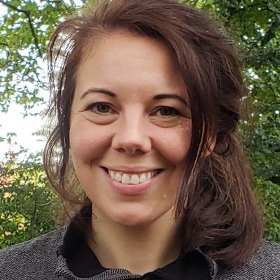 Close up of Sian smiling